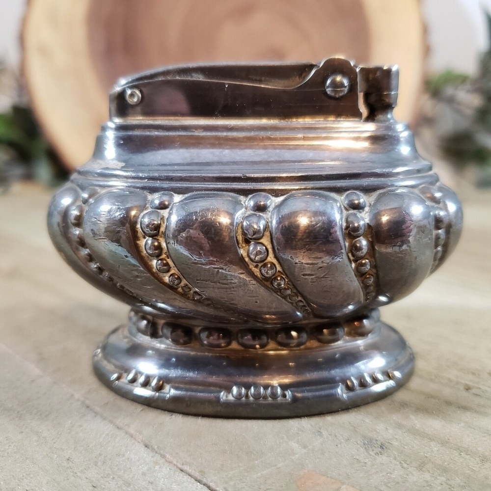 Vintage Mid-Century Ronson "Crown" Silver Plated Table Top Cigarette Lighter‎